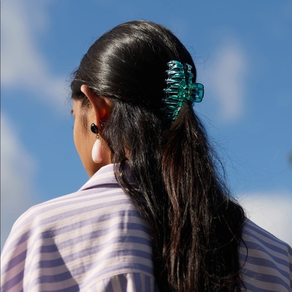 Valet Studio Callie Clip in aqua - Picture 2 of 5